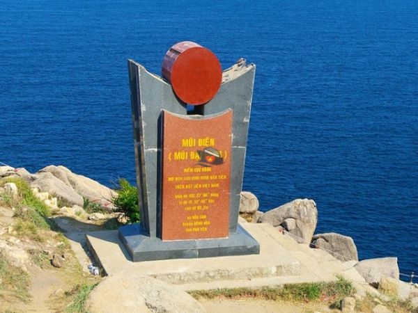 Mui Dien Lighthouse In Phu Yen